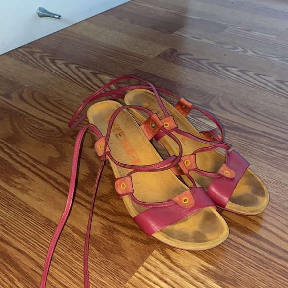 The brand is DIESEL, in used condition. - Picture 3 of 3